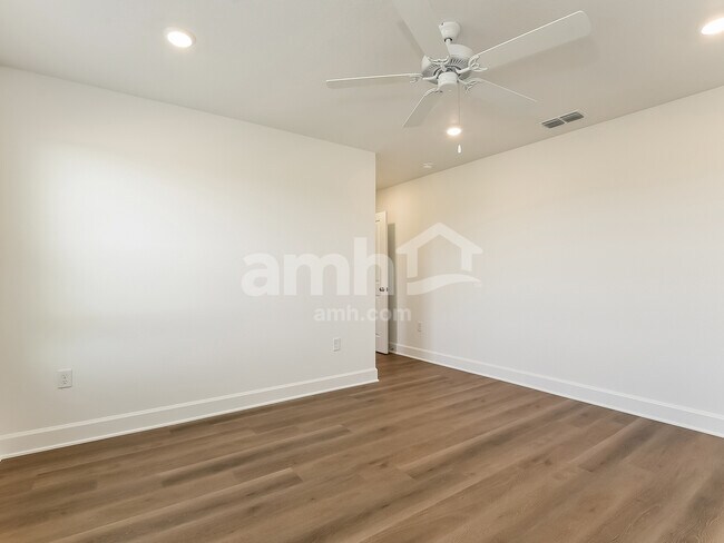 Building Photo - 2711 Radha Wy