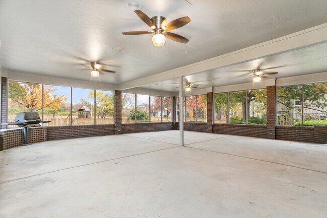 Building Photo - 4612 NW Bramble Trail