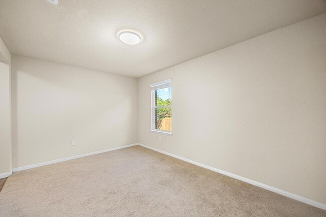 Building Photo - 10905 Ukaoma Wy