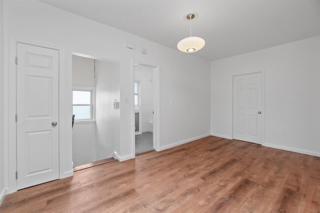 Building Photo - 822 Palisade Ave