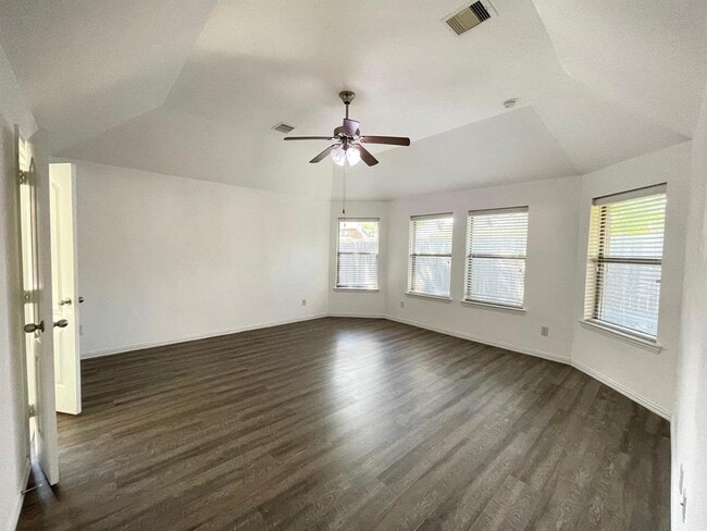 Building Photo - 26503 Grey Sparrow Dr