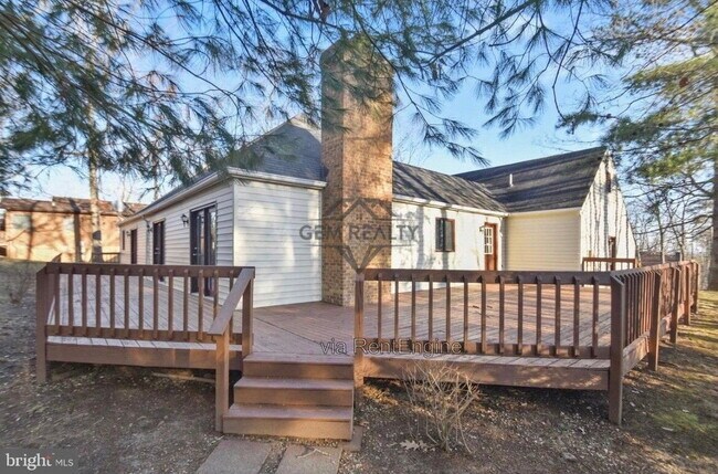 Building Photo - 206 Fairway Cir