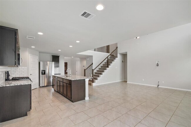 Building Photo - 5611 Cedar Cres Ct