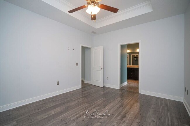 Building Photo - 8753 Bradfield Dr