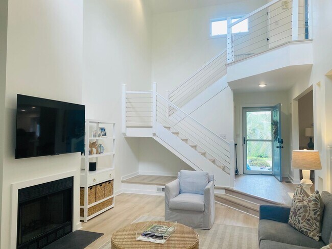 Building Photo - Winter Rental in Pine Knoll Shores