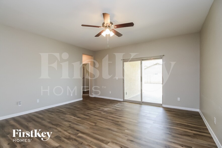 Building Photo - 13157 E Tumbleweed Ln