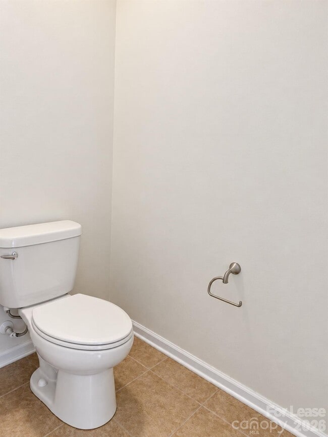Building Photo - 2642 Treeline Dr