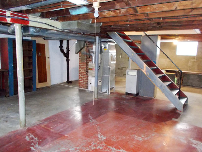 Building Photo - 25 Trumbull Ave SE