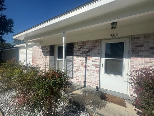 Building Photo - 4319 Baywood Dr SW