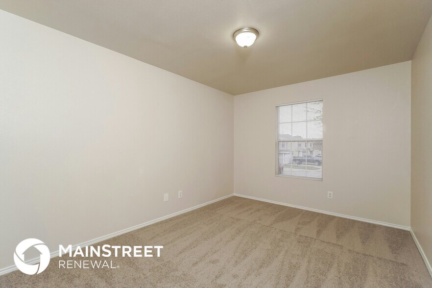 Building Photo - 318 Quince Flower