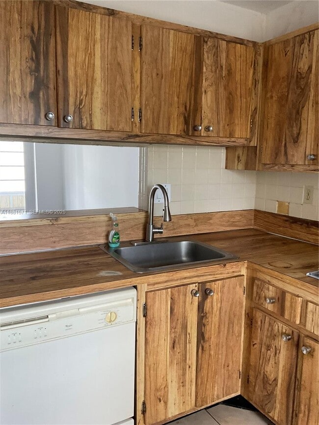 Building Photo - 3001 NW 48th Ave