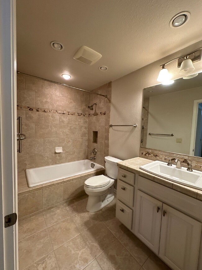 Building Photo - Pismo Beach Ocean View Condo
