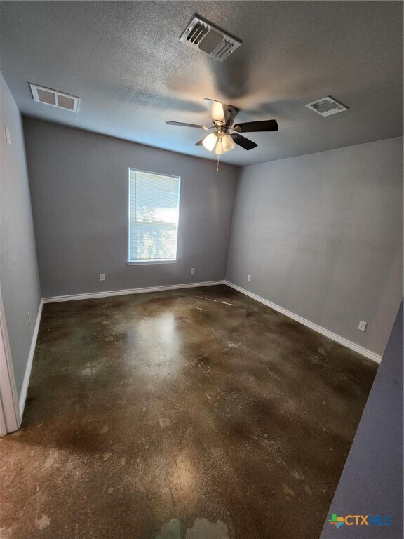 Building Photo - 1220 E Applewood Dr