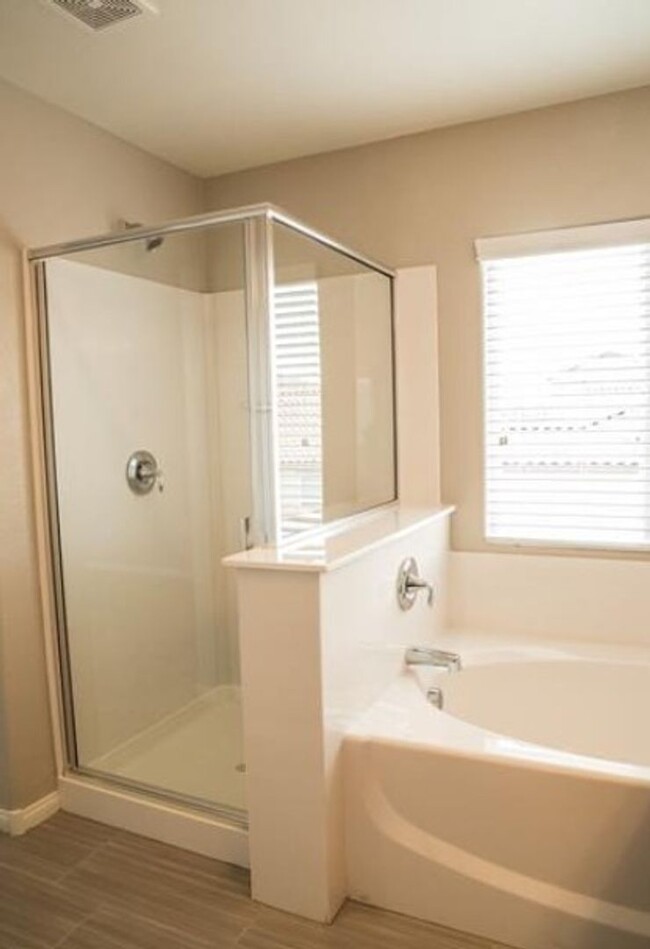 Building Photo - COMING SOON Beautiful 4 bedroom SW Area Ho...