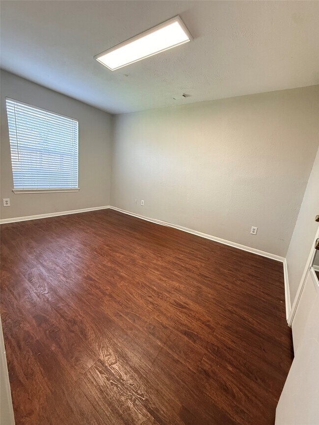 Building Photo - 3118 Lakefield Way