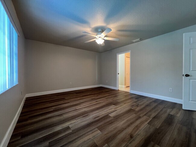 Building Photo - ($2,195) * ANNUAL ** Pool ** 3 Bed / 2 Bath - Harbor Heights  ** Single Family Home