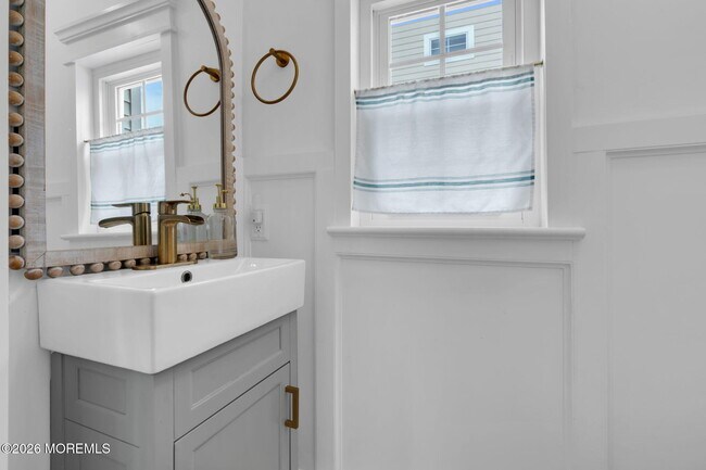 Building Photo - 555 Ocean Rd