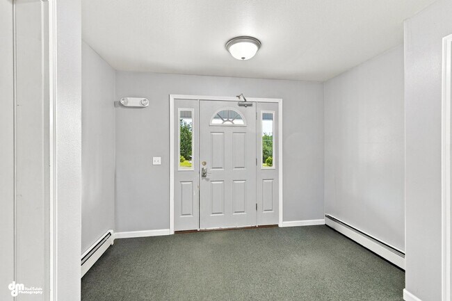 Building Photo - 8643 Lynnette Dr