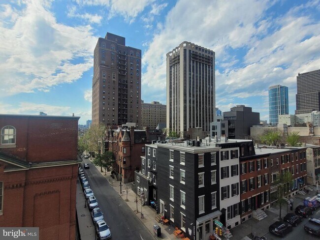Building Photo - 224-30 W Rittenhouse Square