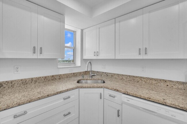 Building Photo - 777 S Federal Hwy