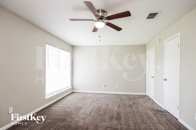 Building Photo - 7206 Foxmar Ln