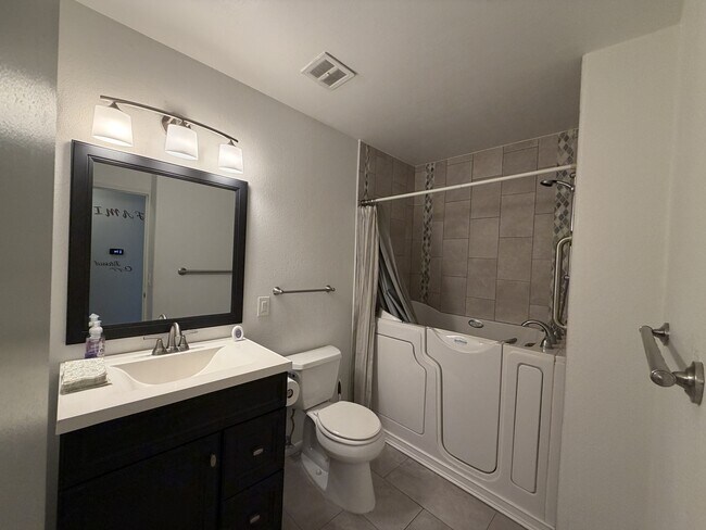 Building Photo - 12461 Vivienda Ave