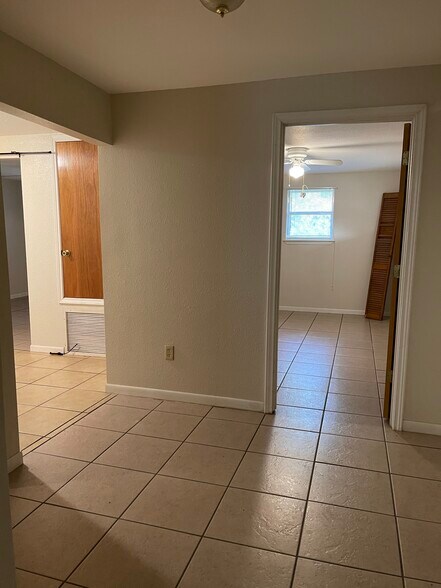 Building Photo - 411 Rowlett Ave