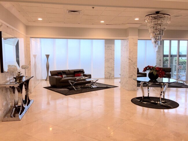 Building Photo - 5440 N Ocean Dr