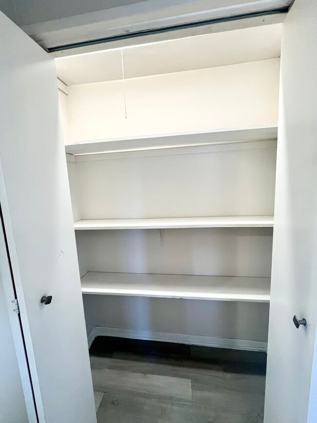 Building Photo - 2700 S Hamlin Ave