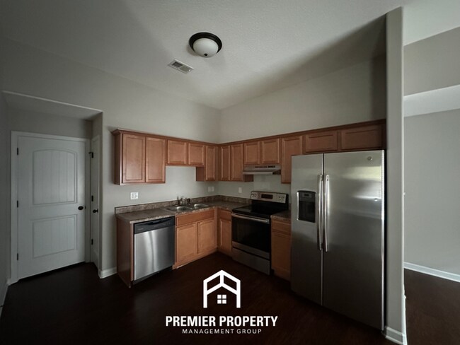 Building Photo - Charming 3BR/2BA Bartlett Area Home | High Ceilings, Stainless Steel & 2-Car Garage