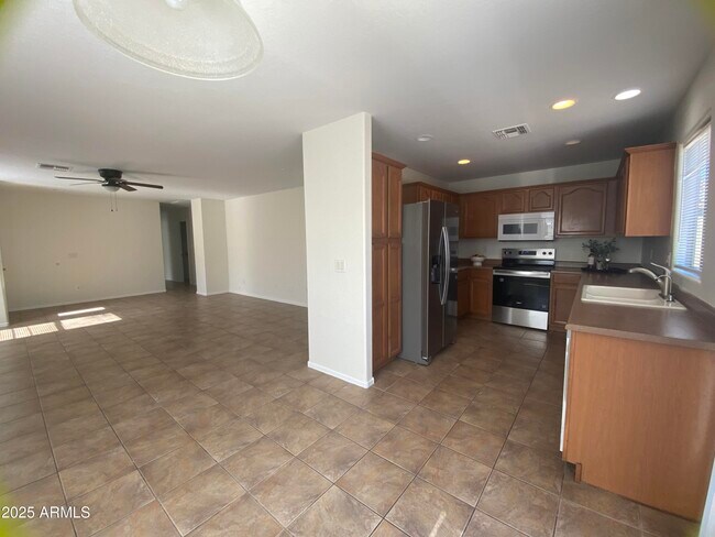 Building Photo - 25032 W Dove Gap