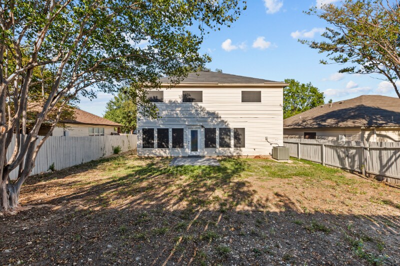Building Photo - 10003 Silver Park