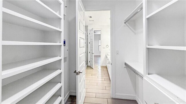 Building Photo - 5106 Sebastian Dr