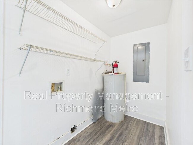 Building Photo - 1610 N 28th St