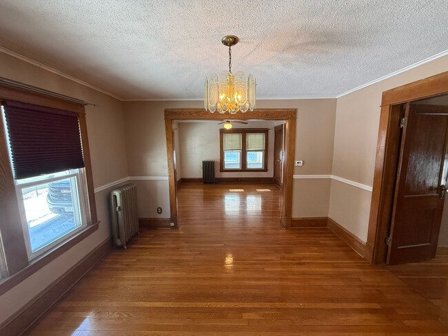 Building Photo - 99-101-101 Mooreland St