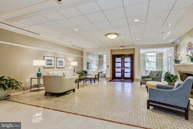 Building Photo - 2425 L St NW