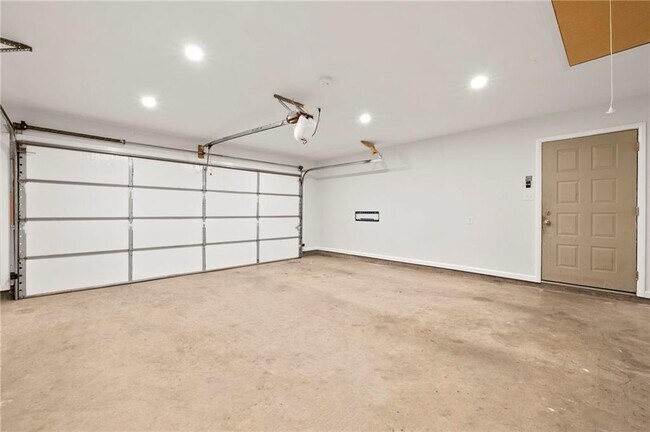 Building Photo - 1307 Daytona Dr