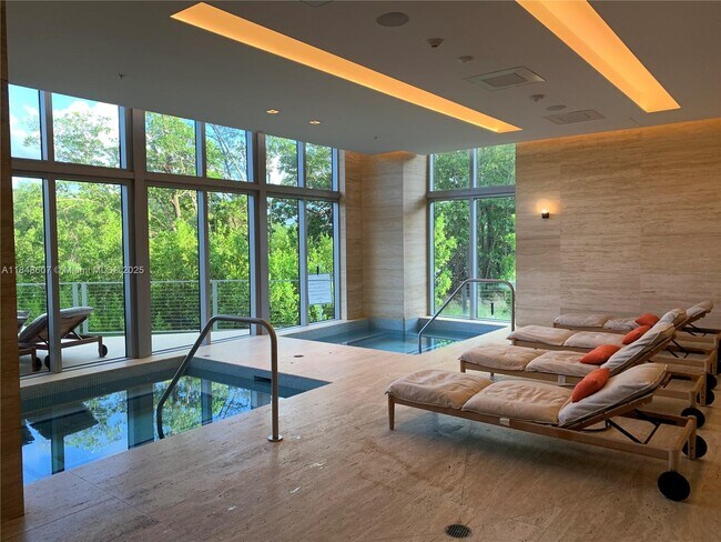 Building Photo - 16385 Biscayne Blvd