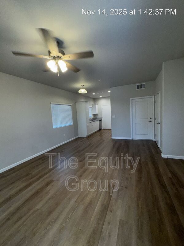 Building Photo - 418 S Summit St