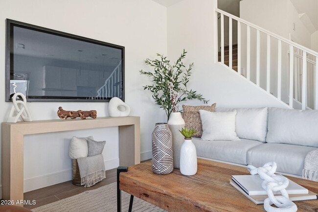 Building Photo - 8137 E Brown Rd