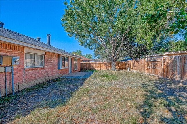 Building Photo - 24130 Silversmith Ln