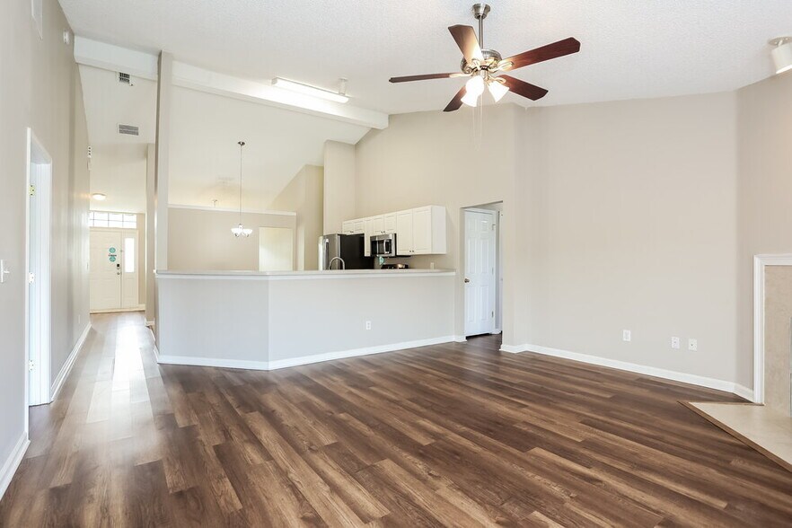 Building Photo - 2479 Coachman Lakes Dr