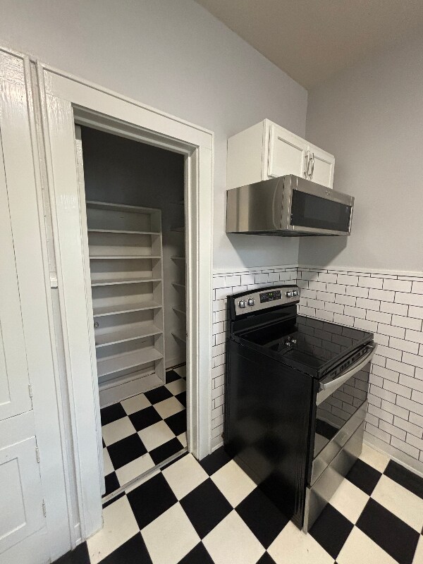 Building Photo - 800 N Mound St