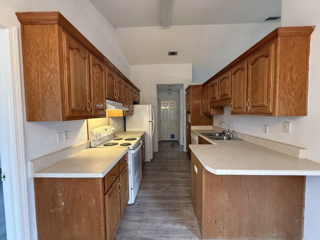 Building Photo - 2678 Hidden Estates Cir