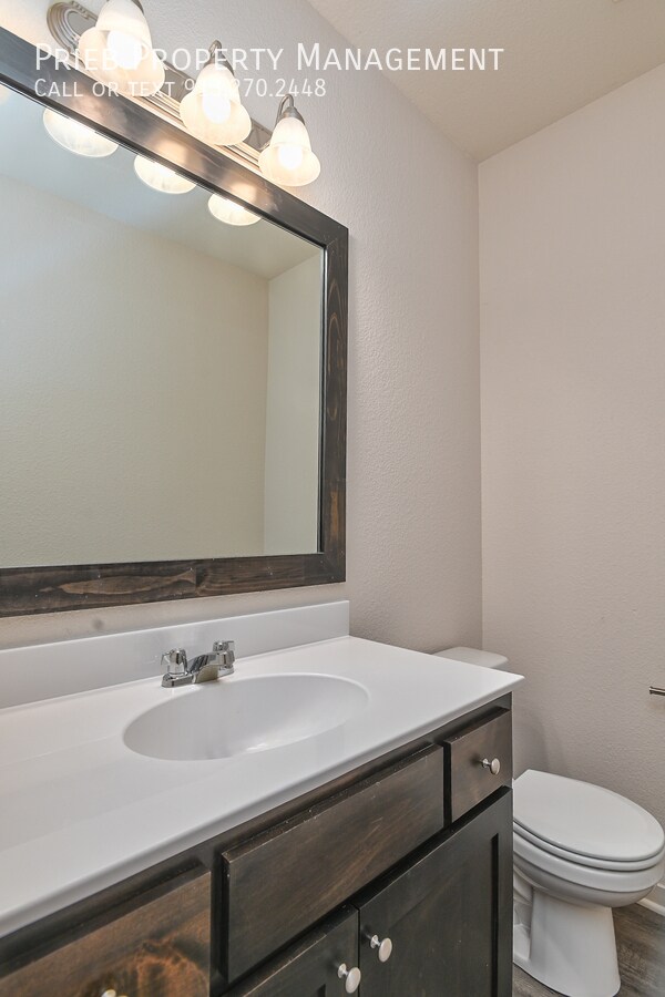 Building Photo - 3255 N 103rd Pl