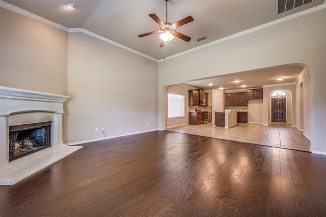 Building Photo - 5901 Longmont Dr