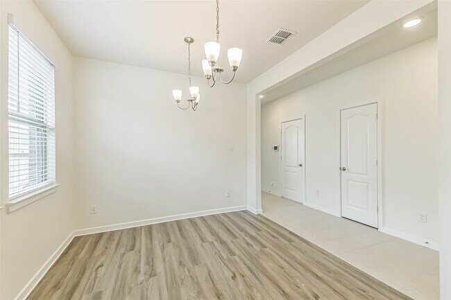 Building Photo - 9115 Brixham Dr