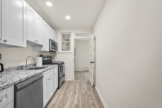 Building Photo - 1211 Simms Pl NE