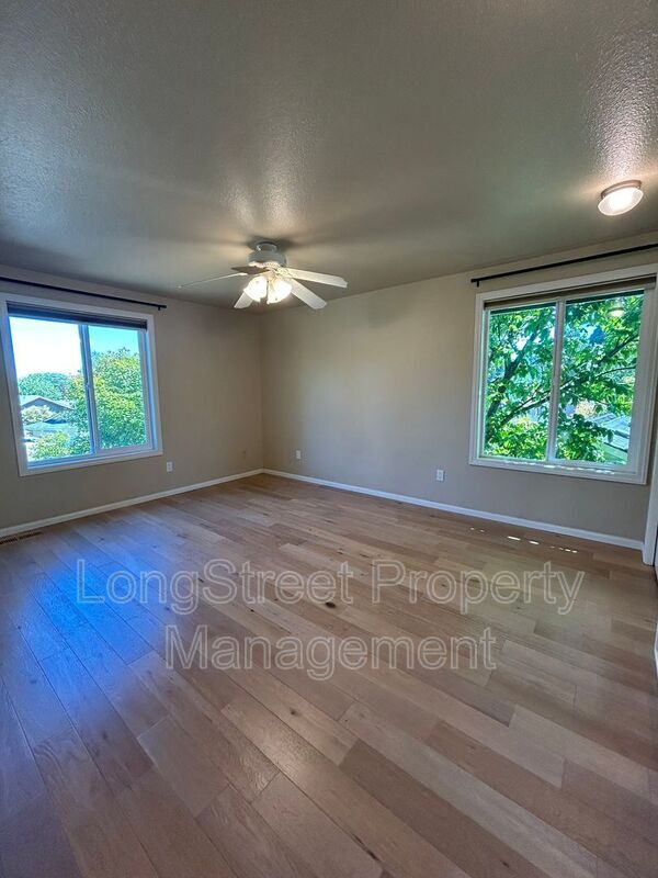 Building Photo - 4181 NW Jasmine Pl