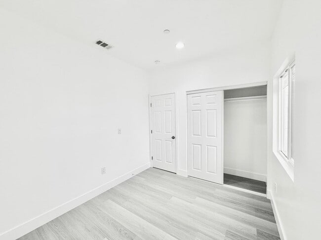 Building Photo - 11522 June St